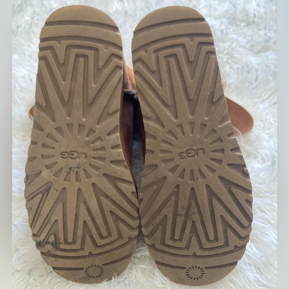 ✨UGG Bailey Button Boot | Chestnut Suede | Size 6 - Picture 5 of 8